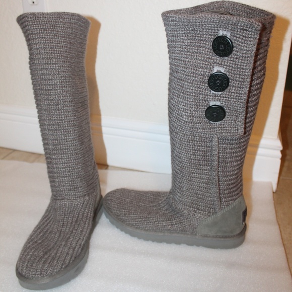 UGG Shoes - SALE until NOON uggs